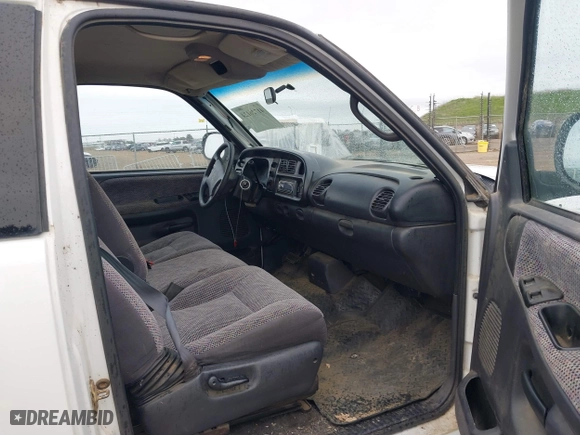 1998 Dodge Ram 1500 with VIN 3B7HC12Y8WM281764, listed as a IAAI auction lot 41726124 with 130,797 mi miles. Bid and sale history available at carsss.com. Image 5.