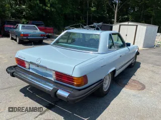 1975 Mercedes-Benz SL with VIN 10704412027415, listed as a Copart auction lot 82576724 with 105,242 mi miles and Clean title. Bid and sale history available at DreamBid. Image 4.