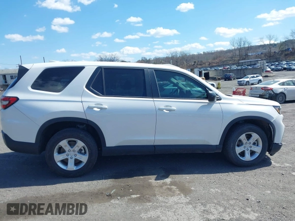 2023 Honda Pilot LX with VIN 5FNYG2H29PB007041, listed as a IAAI auction lot 41887999 with 8,107 mi miles. Bid and sale history available at carsss.com. Image 13.