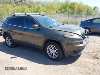 2016 Jeep Cherokee Latitude z VIN 1C4PJMCB0GW123790, wystawiony jako IAAI lot #42239783 z przebiegiem 137 533 mil mil oraz . Historia ofert i sprzedaży dostępna na DreamBid. Obrazek 1.