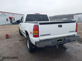 2002 Chevrolet Silverado 1500 LT with VIN 1GCEK19T32E199280, listed as a IAAI auction lot 41472421 with 1 mi miles. Bid and sale history available at carsss.com. Image 3.