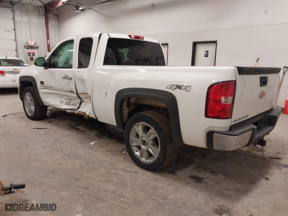 2012 Chevrolet Silverado 1500 LT with VIN 1GCRKSE73CZ336373, listed as a IAAI auction lot 41699061 with 193,651 mi miles. Bid and sale history available at carsss.com. Image 3.