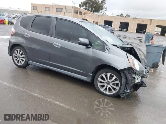 2013 Honda Fit Sport with VIN JHMGE8H52DC018498, listed as a IAAI auction lot 41935157 with 111,922 mi miles. Bid and sale history available at carsss.com. Image 1.