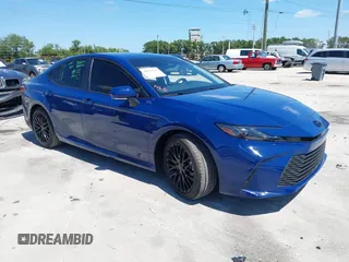 2025 Toyota Camry LE with VIN 4T1DAACK3SU104152, listed as a IAAI auction lot 42039337 with 1,423 mi miles and . Bid and sale history available at DreamBid. Image 1.