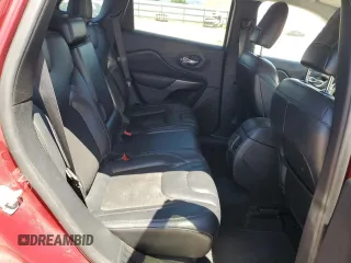 2020 Jeep Cherokee Latitude Plus z VIN 1C4PJLLB1LD605734, wystawiony jako Copart lot #56411515 z przebiegiem 91 496 mil mil oraz Szkoda całkowita • Salvage title. Historia ofert i sprzedaży dostępna na DreamBid. Obrazek 10.