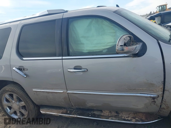 2008 Cadillac Escalade with VIN 1GYFK63848R236600, listed as a IAAI auction lot 41708402 with 193,214 mi miles. Bid and sale history available at carsss.com. Image 14.