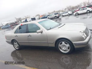 1997 Mercedes-Benz E-Class with VIN WDBJF72F0VA323171, listed as a IAAI auction lot 41739952 with 1 mi miles. Bid and sale history available at carsss.com. Image 12.