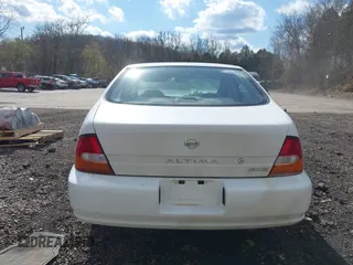 1999 Nissan Altima XE with VIN 1N4DL01D9XC204255, listed as a IAAI auction lot 42039345 with 214,039 mi miles and . Bid and sale history available at carsss.com. Image 17.