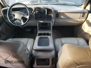 2005 Chevrolet Avalanche Z66 with VIN 3GNEC12Z25G180199, listed as a Copart auction lot 74985864 with 232,892 mi miles and Salvage Title. Bid and sale history available at carsss.com. Image 8.