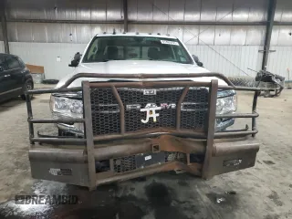 2019 Ram 3500 Tradesman z VIN 3C63RRGL4KG645912, wystawiony jako Copart lot #47485455 z przebiegiem 173 084 mil mil oraz Szkoda całkowita • Salvage title. Historia ofert i sprzedaży dostępna na DreamBid. Obrazek 5.