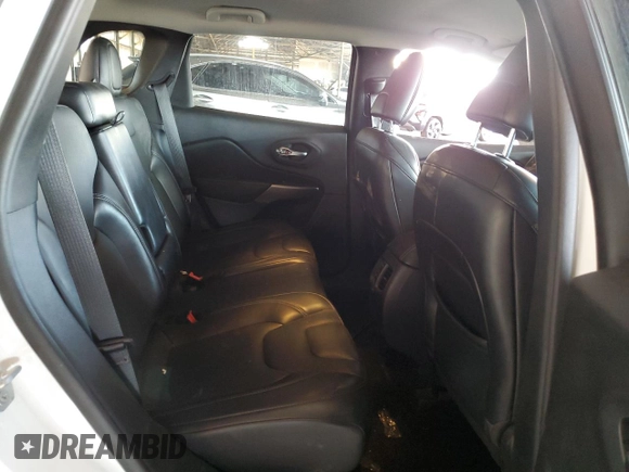 2020 Jeep Cherokee Altitude с VIN 1C4PJMLX9LD647974, выставлен на аукционе Copart как лот 55126625 с пробегом 24 967 миль миль и Списание • Salvage title. История ставок и продаж доступна на DreamBid. Изображение 10.