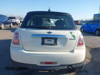 2013 MINI Hardtop with VIN WMWSU3C59DT686286, listed as a IAAI auction lot 41445969 with 85,214 mi miles and . Bid and sale history available at DreamBid. Image 16.