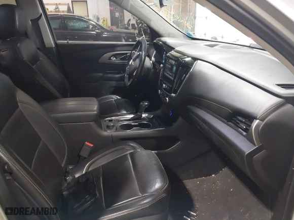 2019 Chevrolet Traverse LT Leather with VIN 1GNEVHKW9KJ174998, listed as a IAAI auction lot 41601291 with 209,488 mi miles. Bid and sale history available at carsss.com. Image 5.
