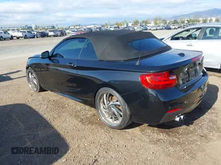 2015 BMW 2 Series 228i с VIN WBA1K5C59FV242829, выставлен на аукционе IAAI как лот 41899187 с пробегом 71 207 миль миль и . История ставок и продаж доступна на DreamBid. Изображение 3.