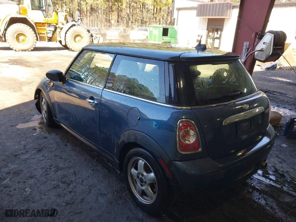 2011 MINI Cooper Hardtop with VIN WMWSU3C53BT093584, listed as a IAAI auction lot 41661487 with 1 mi miles. Bid and sale history available at carsss.com. Image 3.