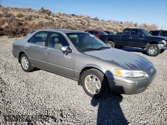 1998 Toyota Camry LE z VIN JT2BF28K9W0118817, wystawiony jako Copart lot #42603885 z przebiegiem 45 808 mil mil oraz Czysty tytuł • Clean title. Historia ofert i sprzedaży dostępna na DreamBid. Obrazek 4.