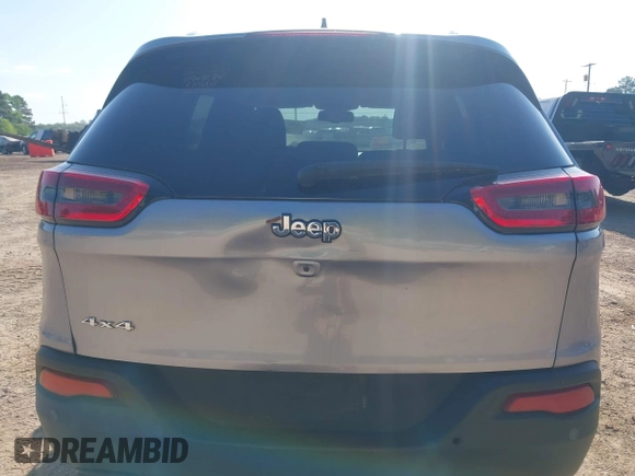 2016 Jeep Cherokee Latitude with VIN 1C4PJMCB3GW231806, listed as a IAAI auction lot 41997517 with 170,188 mi miles and . Bid and sale history available at carsss.com. Image 17.