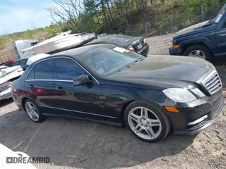 2013 Mercedes-Benz E-Class E 350 Luxury with VIN WDDHF5KB0DA702841, listed as a IAAI auction lot 41875593 with 276,264 mi miles. Bid and sale history available at carsss.com. Image 13.