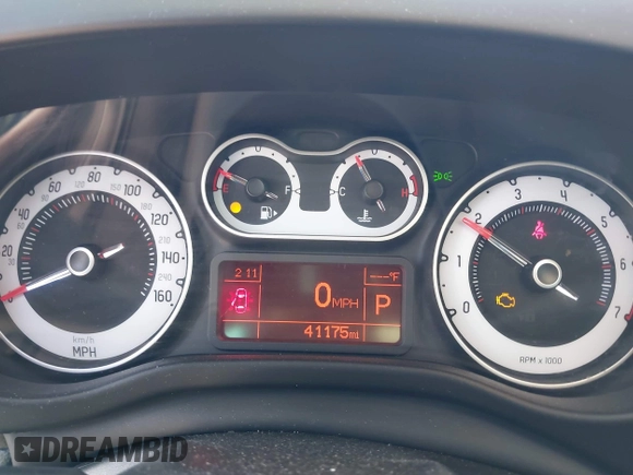 2015 FIAT 500L Urbana Trekking с VIN ZFBCFADH2FZ033204, выставлен на аукционе IAAI как лот 42267755 с пробегом 41 175 миль миль и . История ставок и продаж доступна на DreamBid. Изображение 7.