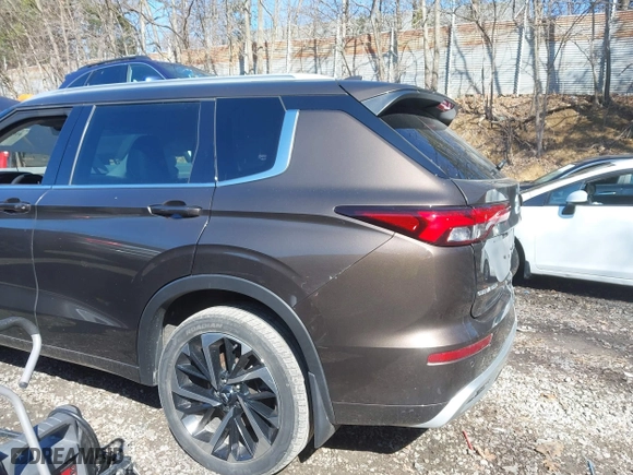 2022 Mitsubishi Outlander SEL with VIN JA4J4VA80NZ070086, listed as a IAAI auction lot 41859066 with 35,982 mi miles. Bid and sale history available at carsss.com. Image 12.