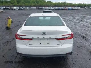 2025 Toyota Camry LE z VIN 4T1DAACK3SU065224, wystawiony jako IAAI lot #42341546 z przebiegiem 3 186 mil mil oraz . Historia ofert i sprzedaży dostępna na DreamBid. Obrazek 16.
