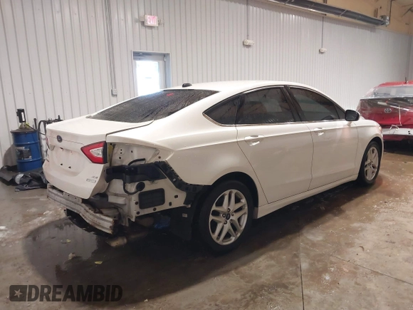2015 Ford Fusion SE with VIN 1FA6P0HDXF5103537, listed as a IAAI auction lot 41241939 with 147,059 mi miles. Bid and sale history available at carsss.com. Image 4.