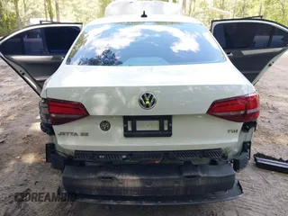 2018 Volkswagen Jetta SE with VIN 3VWDB7AJ1JM261886, listed as a IAAI auction lot 42486968 with Not provided miles and . Bid and sale history available at DreamBid. Image 17.