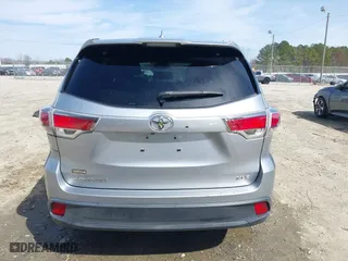 2014 Toyota Highlander XLE with VIN 5TDKKRFH9ES031689, listed as a IAAI auction lot 41614992 with 175,162 mi miles. Bid and sale history available at carsss.com. Image 16.
