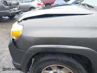 2011 Toyota 4Runner SR5 with VIN JTEZU5JR5B5018288, listed as a IAAI auction lot 41554553 with 206,106 mi miles. Bid and sale history available at carsss.com. Image 20.