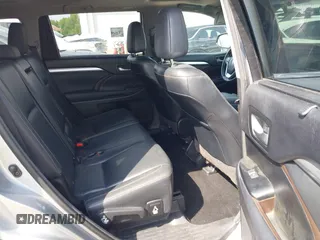 2014 Toyota Highlander XLE z VIN 5TDKKRFH1ES036742, wystawiony jako IAAI lot #42167218 z przebiegiem 165 837 mil mil oraz . Historia ofert i sprzedaży dostępna na DreamBid. Obrazek 8.