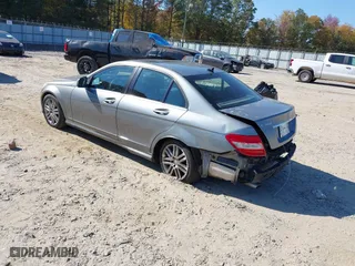2008 Mercedes-Benz C-Class 3.0L Sport with VIN WDDGF54X88F087887, listed as a IAAI auction lot 40700660 with 190,436 mi miles. Bid and sale history available at carsss.com. Image 3.
