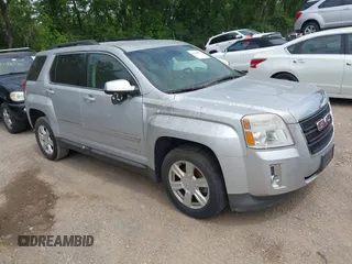 2015 GMC Terrain SLE z VIN 2GKFLWEK8F6272041, wystawiony jako IAAI lot #42308812 z przebiegiem 188 543 mil mil oraz . Historia ofert i sprzedaży dostępna na DreamBid. Obrazek 1.
