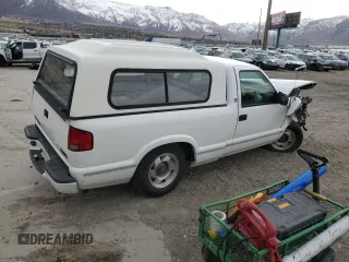 1998 GMC Sonoma with VIN 1GTCS1440WK524482, listed as a Copart auction lot 49438405 with 94,978 mi miles and Salvage Title. Bid and sale history available at carsss.com. Image 3.