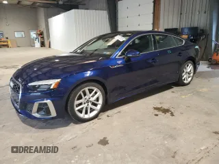 2023 Audi A5 Sportback S line Premium Plus z VIN WAUFACF53PA061694, wystawiony jako Copart lot #55927815 z przebiegiem 15 348 mil mil oraz Szkoda całkowita • Salvage title. Historia ofert i sprzedaży dostępna na DreamBid. Obrazek 1.