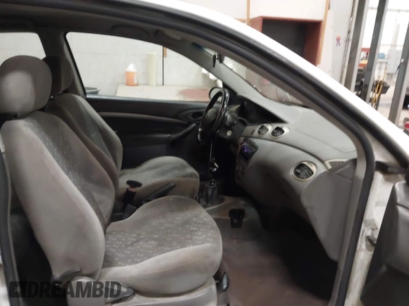 2002 Ford Focus ZX3 с VIN 3FAFP31342R171472, выставлен на аукционе IAAI как лот 41916406 с пробегом 334 934 миль миль и . История ставок и продаж доступна на DreamBid. Изображение 5.