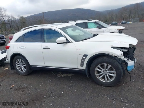2017 Infiniti QX70 with VIN JN8CS1MW9HM410641, listed as a IAAI auction lot 40828078 with NaN miles. Bid and sale history available at carsss.com. Image 13.