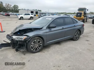 2024 Volkswagen Jetta Sport z VIN 3VWAM7BU6RM025297, wystawiony jako Copart lot #79695244 z przebiegiem 13 746 mil mil oraz Szkoda całkowita • Salvage title. Historia ofert i sprzedaży dostępna na DreamBid. Obrazek 1.