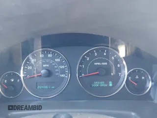 2006 Jeep Commander with VIN 1J8HG48K66C366508, listed as a IAAI auction lot 42154288 with 204,361 mi miles and . Bid and sale history available at DreamBid. Image 7.