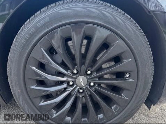 2019 Genesis G90 Ultimate with VIN KMHG54JH9KU053279, listed as a IAAI auction lot 42232463 with 4,271 mi miles and . Bid and sale history available at DreamBid. Image 14.