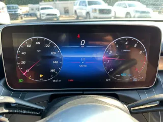 2022 Mercedes-Benz C 300 z VIN W1KAF4HB2NR062170, wystawiony jako Copart lot #66495485 z przebiegiem 58 230 mil mil oraz Czysty tytuł • Clean title. Historia ofert i sprzedaży dostępna na DreamBid. Obrazek 6.