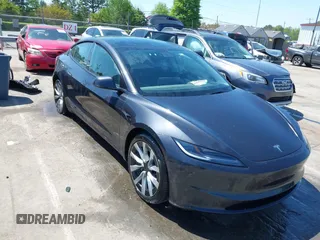 2024 Tesla Model 3 z VIN 5YJ3E1EA4RF735729, wystawiony jako IAAI lot #41964387 z przebiegiem Nie podano mil oraz . Historia ofert i sprzedaży dostępna na DreamBid. Obrazek 1.