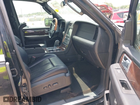 2017 Lincoln Navigator Select z VIN 5LMJJ2HT6HEL01424, wystawiony jako IAAI lot #41908737 z przebiegiem 87 287 mil mil oraz . Historia ofert i sprzedaży dostępna na DreamBid. Obrazek 5.