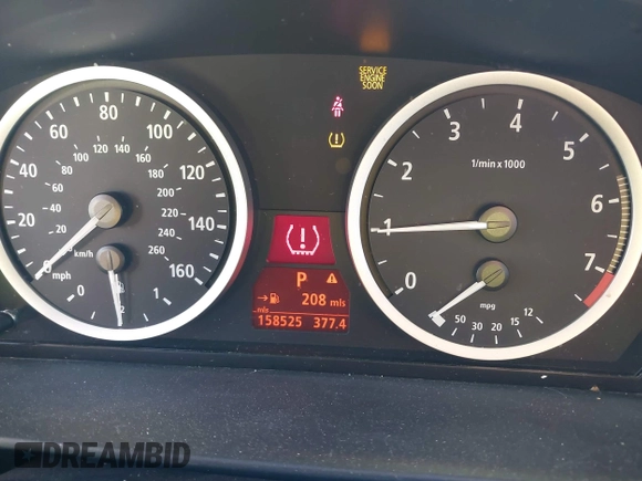 2006 BMW 5 Series 530xi with VIN WBANN73576CN00345, listed as a IAAI auction lot 39526044 with 158,525 mi miles and . Bid and sale history available at carsss.com. Image 7.