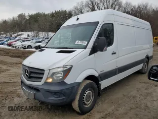 2014 Mercedes-Benz Sprinter Cargo EXT with VIN WD3PE8DC0E5919875, listed as a Copart auction lot 45720845 with 217,194 mi miles and Clean Title. Bid and sale history available at carsss.com. Image 1.