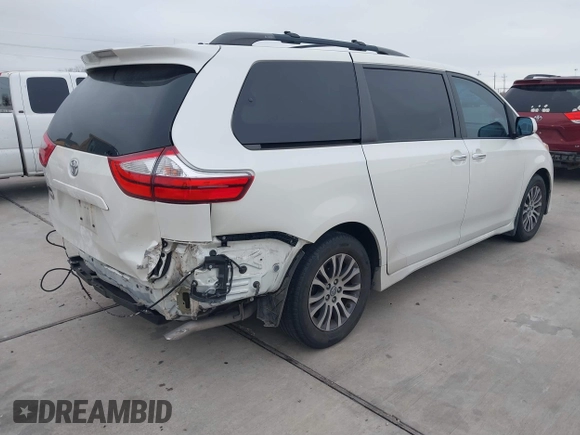 2018 Toyota Sienna XLE Auto Access Seat with VIN 5TDYZ3DC5JS938542, listed as a IAAI auction lot 41569381 with 41,691 mi miles. Bid and sale history available at carsss.com. Image 4.