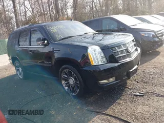 2013 Cadillac Escalade Premium with VIN 1GYS4CEF7DR102743, listed as a IAAI auction lot 41690593 with 228,070 mi miles. Bid and sale history available at carsss.com. Image 1.