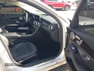 2020 Mercedes-Benz C 300 с VIN WDDWF8DB7LR526991, выставлен на аукционе IAAI как лот 40438514 с пробегом 49 781 миль миль и . История ставок и продаж доступна на DreamBid. Изображение 5.
