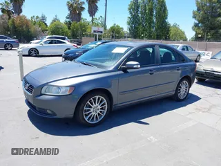 2009 Volvo S40 2.4L с VIN YV1MS390092446497, выставлен на аукционе IAAI как лот 42518359 с пробегом 86 548 миль миль и . История ставок и продаж доступна на DreamBid. Изображение 2.