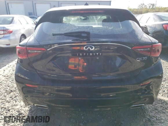2018 Infiniti QX30 ESSENTIAL with VIN SJKCH5CP9JA057995, listed as a Copart auction lot 71195723 with 32,373 mi miles. Bid and sale history available at carsss.com. Image 6.
