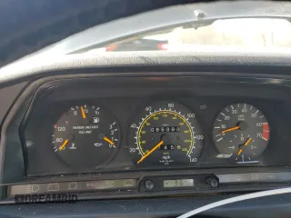 1993 Mercedes-Benz 190 z VIN WDBDA28D1PG007363, wystawiony jako Copart lot #53259095 z przebiegiem 85 393 mil mil oraz Nie do naprawy • Non repairable. Historia ofert i sprzedaży dostępna na DreamBid. Obrazek 9.